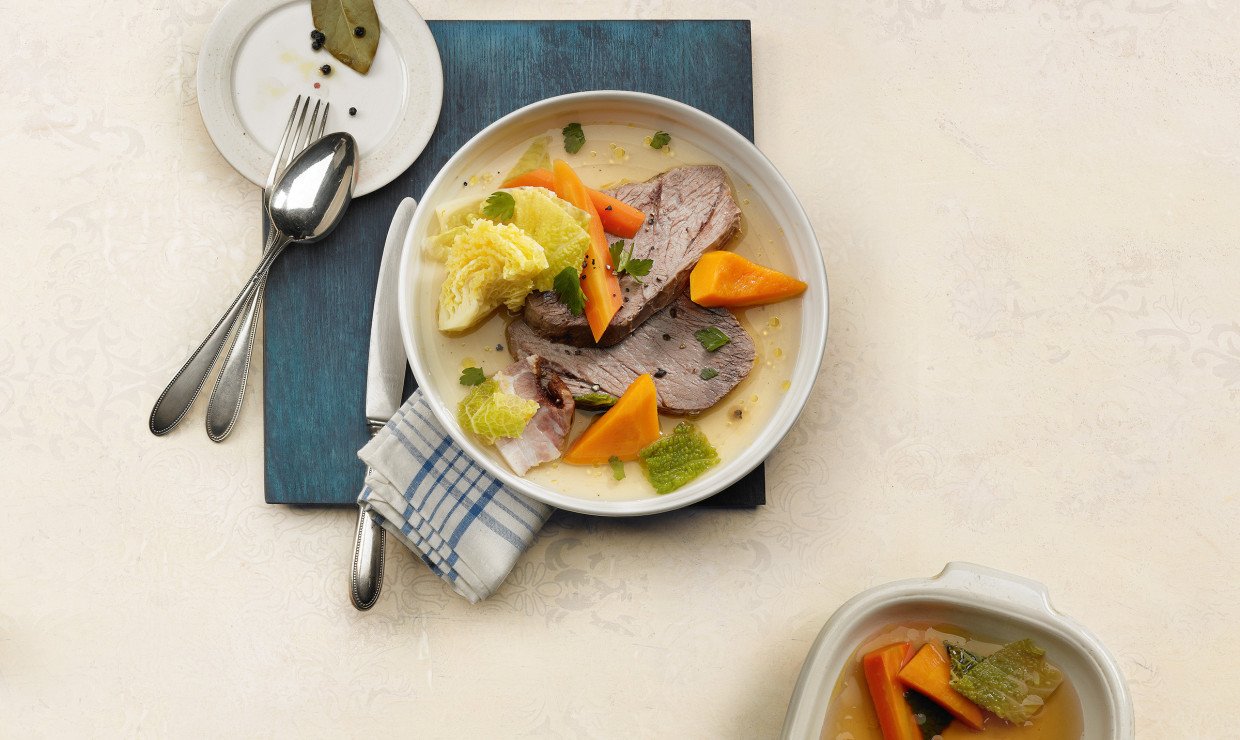 Pot Au Feu De Bœuf Aux Courges Carottes Lard Et Chou Frise
