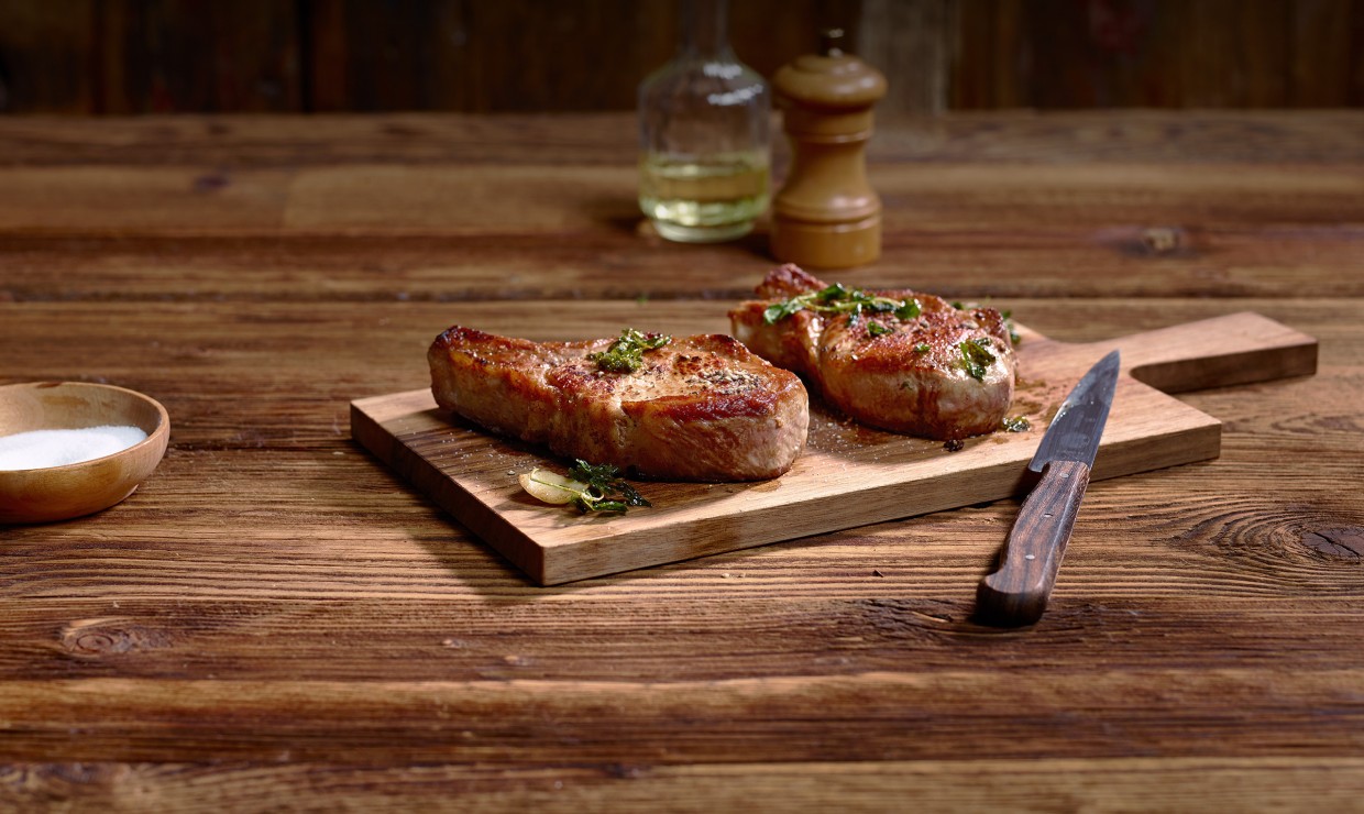 Cotelettes De Porc Roties Dans Les Regles De L Art Viande Suisse