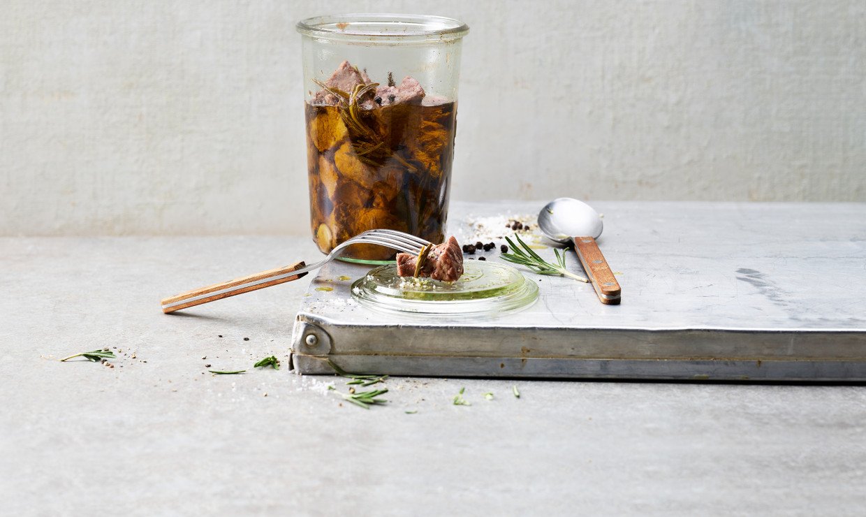 Flat Iron mit Rosmarin in Olivenöl konfiert