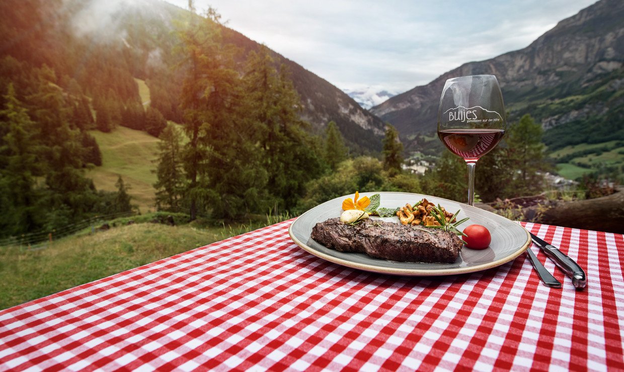 Teller mit Ausblick