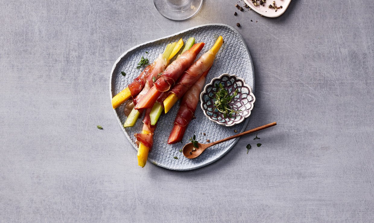 Bâtonnets de légumes en manteau de jambon cru - Viande Suisse