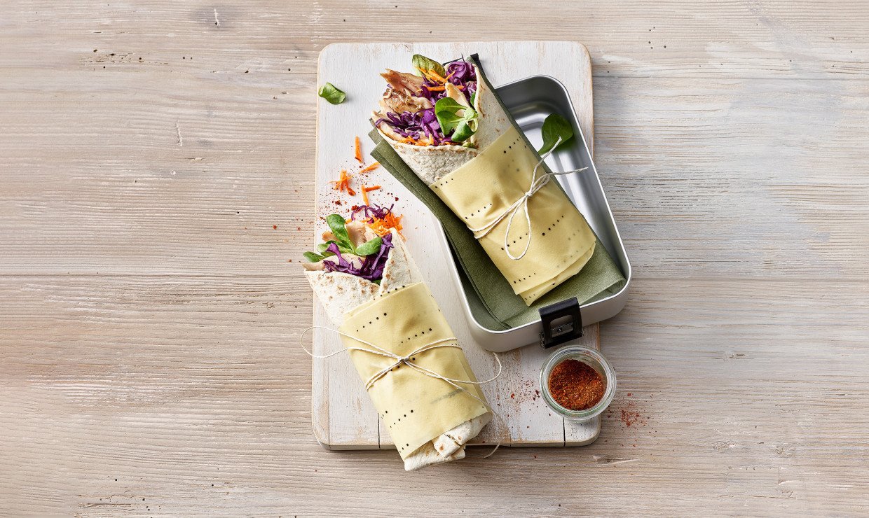 Hero-tortilla-wrap-mit-poulet-humus-und-rotkabis-011121.jpg