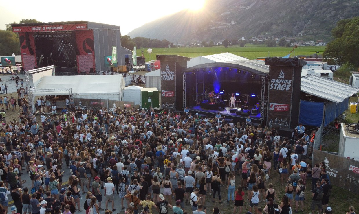 Campfire Stage am Openair Gampel