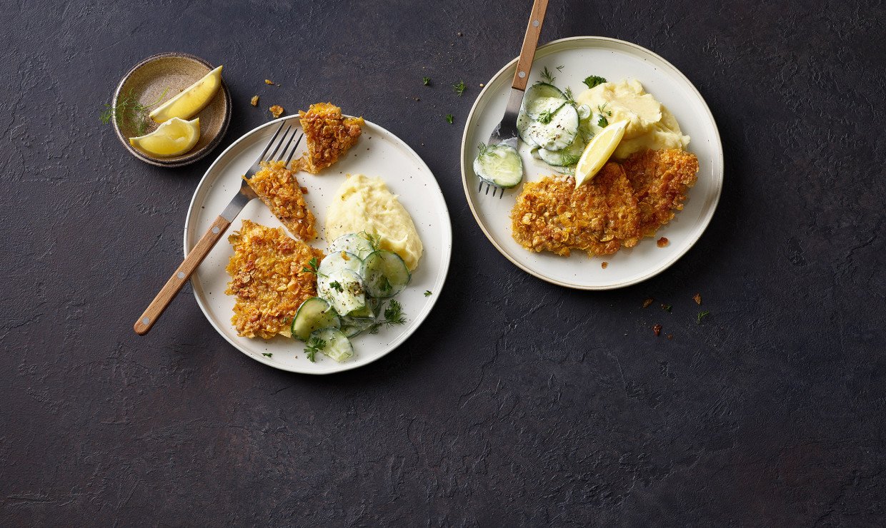 Kalbsschnitzel mit Kartoffelstampf und Gurkensalat