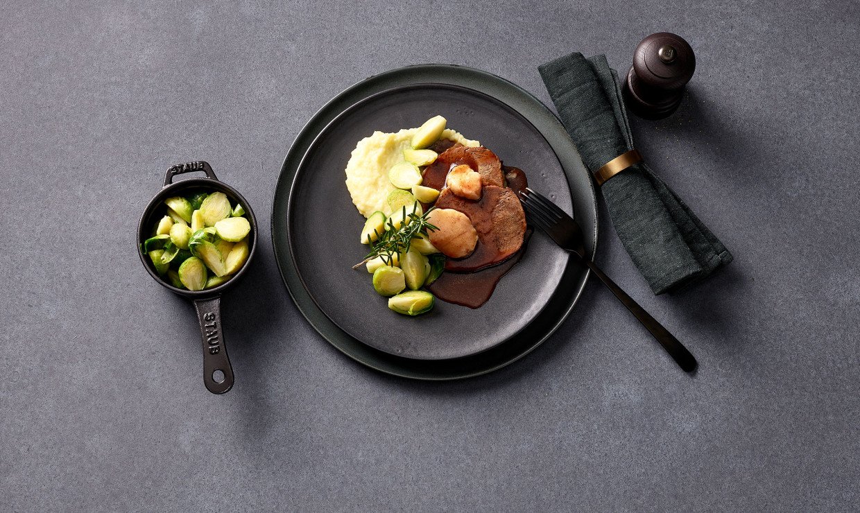 Angerichteter Teller von oben fotografiert