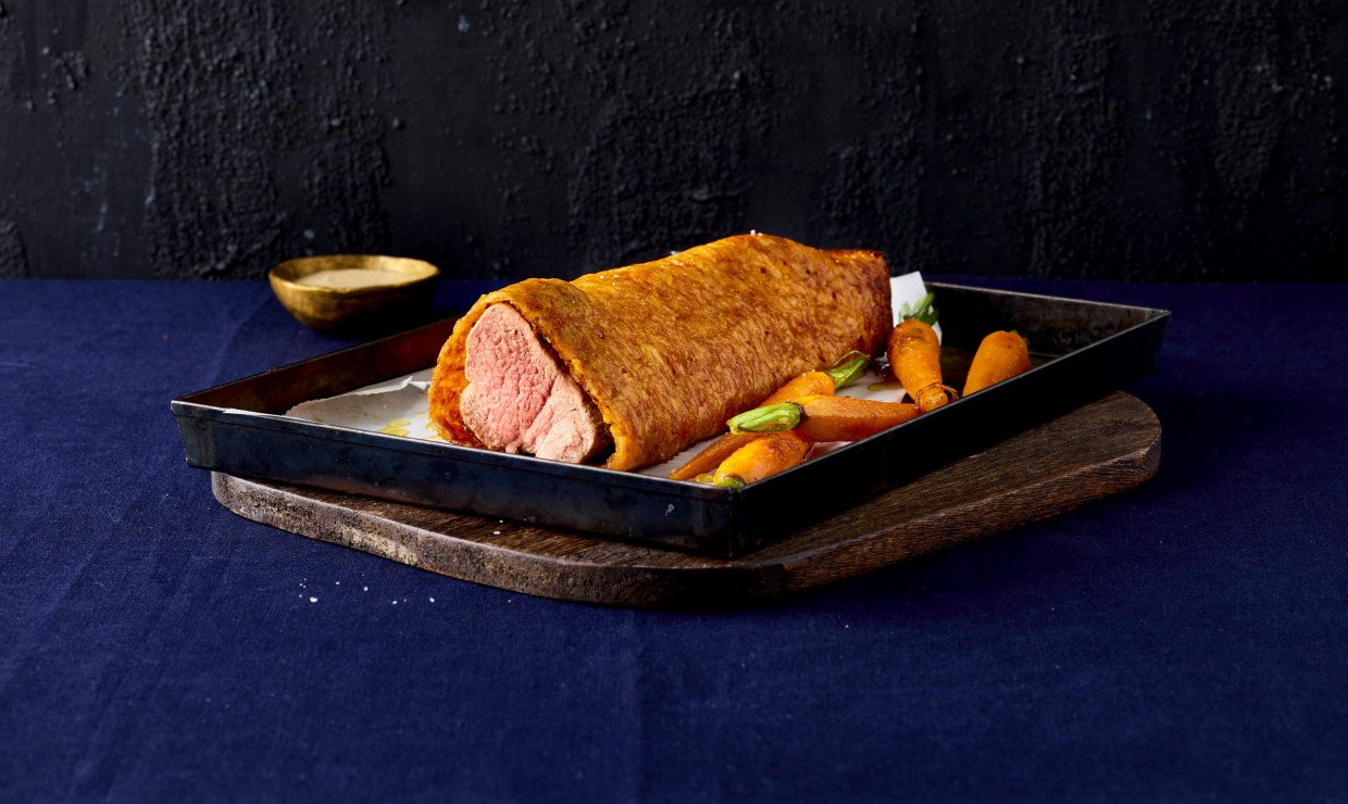 apoint_0225_Schweinsfilet-im-Kartoffelmantel-an-Trüffelsauce-mit-glasierten-Rüebli_Titel