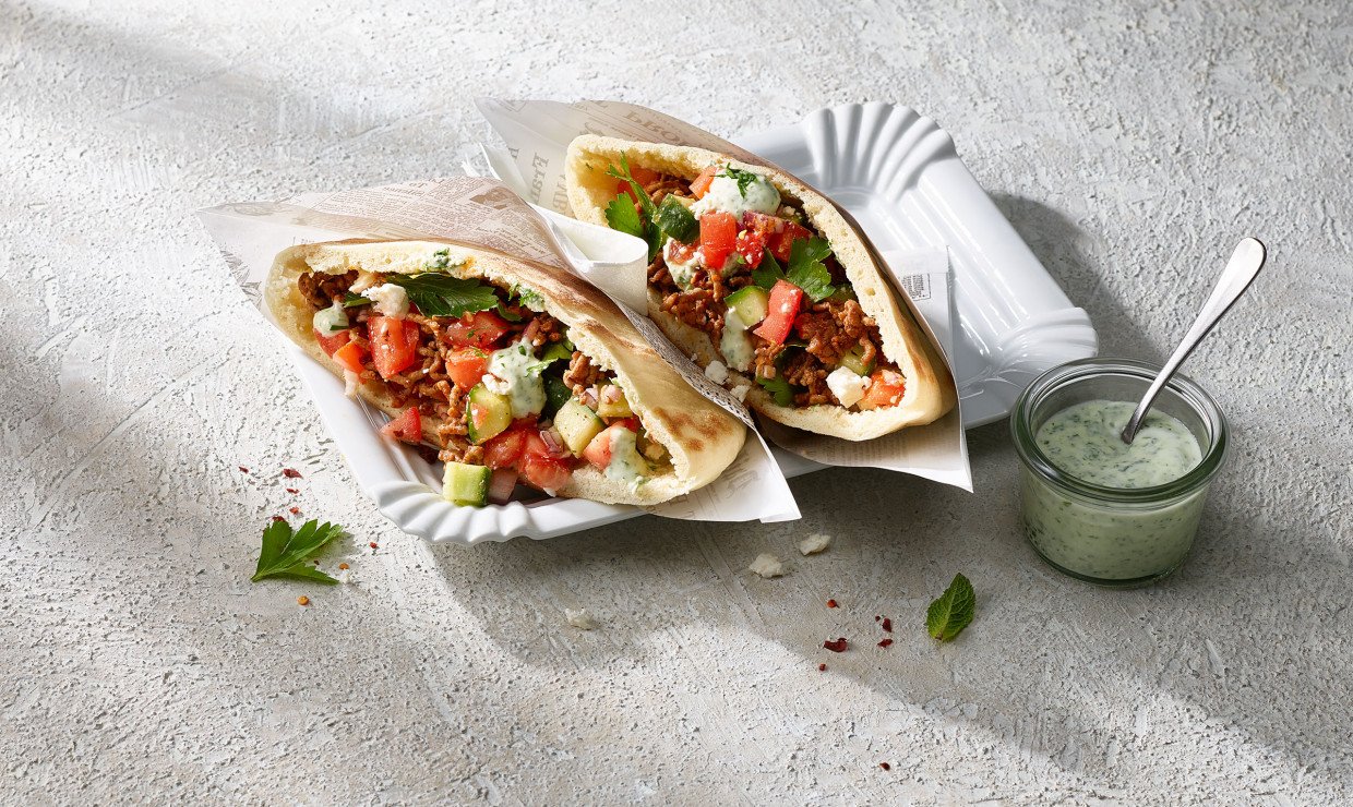 Pfannen Pita mit Hackfleisch und Gemüse