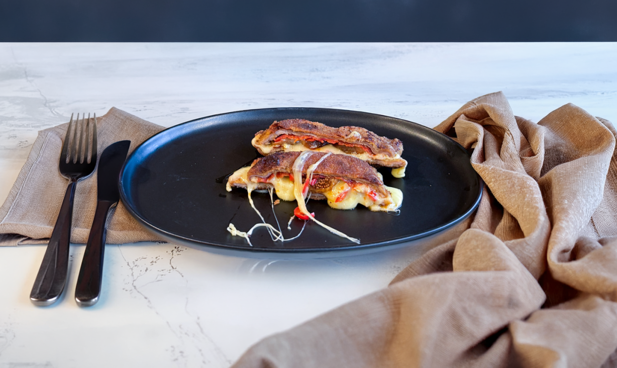 Cordon Bleu vom Schweizer Kalb mit Chorizo, getrockneten Feigen, Chili und Appenzellerkäse