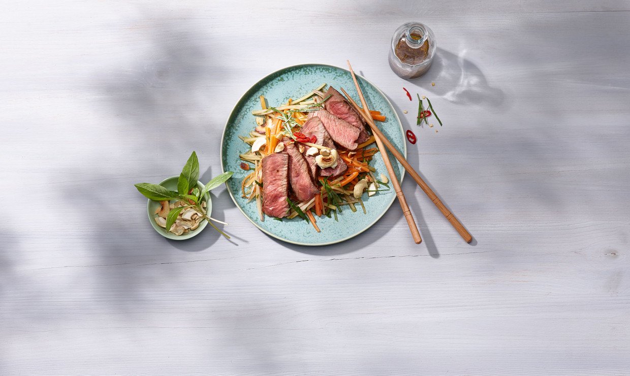 Salade thaïlandaise tiède au bœuf