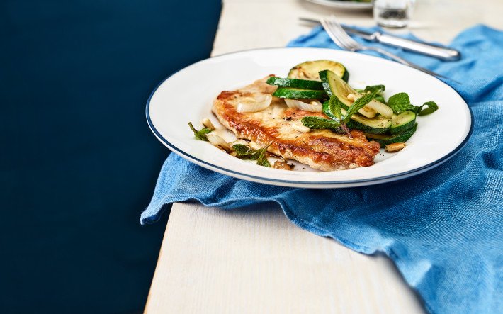 Rezept_Schweinsplaetzli_mit_Zuccetti_Salat