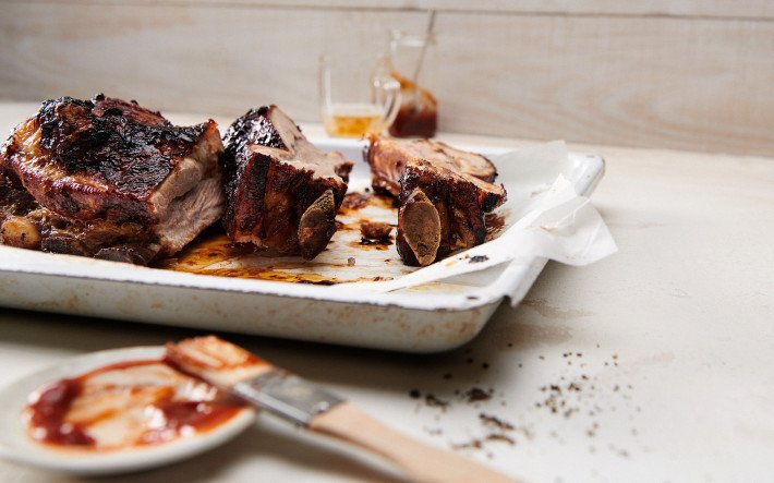 Rezept_Short_Ribs_vom_Kalb_an_wuerzig_rauchiger_Marinade