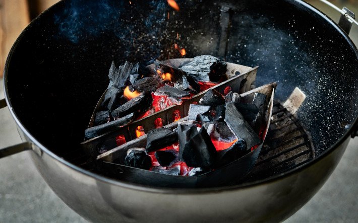 Grill Holzkohlegrill vorheizen