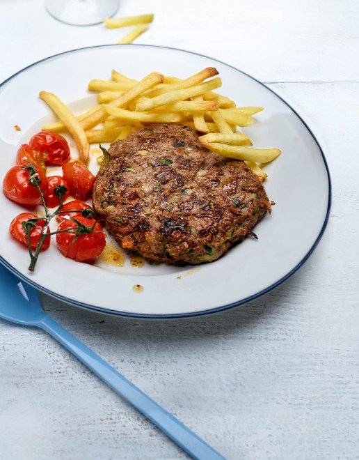 Rezept Gemuese Rindsburger mit Pommes frites und suessen Tomaten