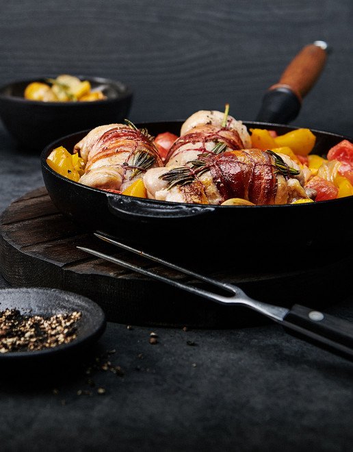 Rezept_Pouletschenkelsteaks_gebunen_mit_Speck_und_Rosmarin