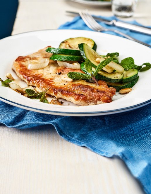 Rezept_Schweinsplaetzli_mit_Zuccetti_Salat