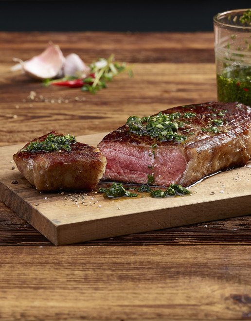 Rindsentrecôte-mit-Chimichurri