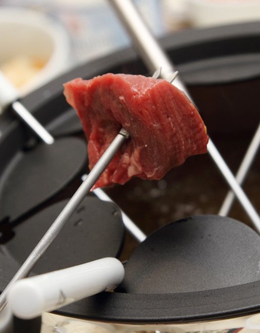  Indisches Lammfondue mit Kokos-Erdnuss-Sauce