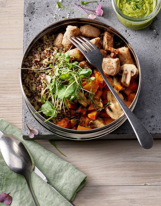 Hero-quinoa-bowl-mit-schweinefleisch-undofenkuerbis.jpg