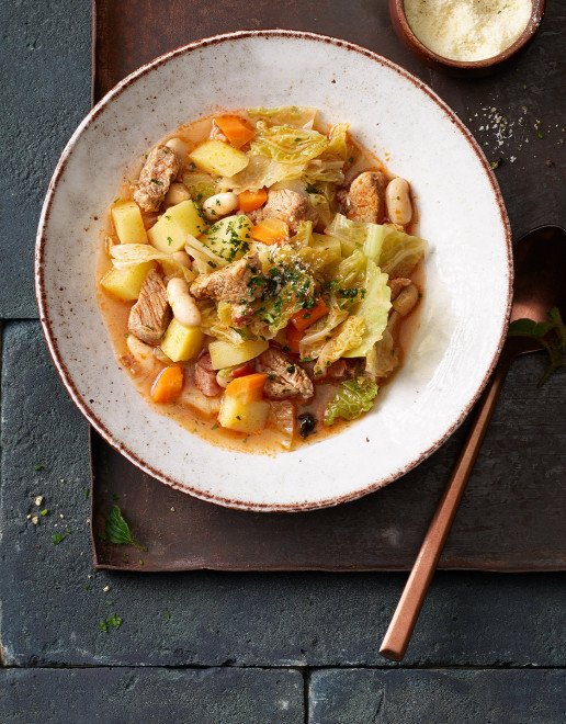 Hero-ribollita-mit-schweinefleisch-und-wirsing-011122.jpg