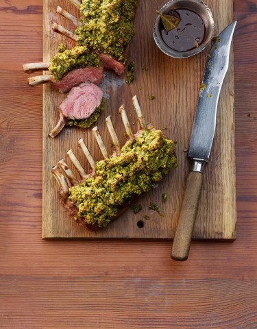 Rezept_Lammrack_mit_Pistazien_Kraeuterkruste