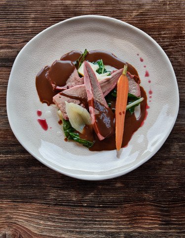 Schweinszunge in Holunderbalsamico