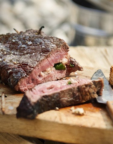 Rindshuftsteak mit Mozzarella und Dörrtomaten