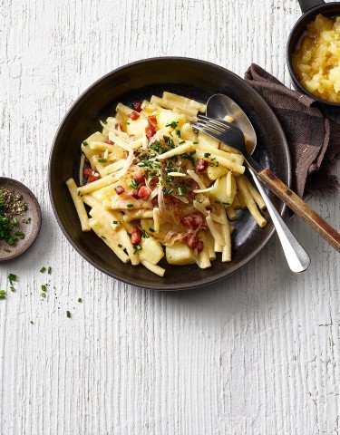 Älplermagronen mit Speck und Bergkäse