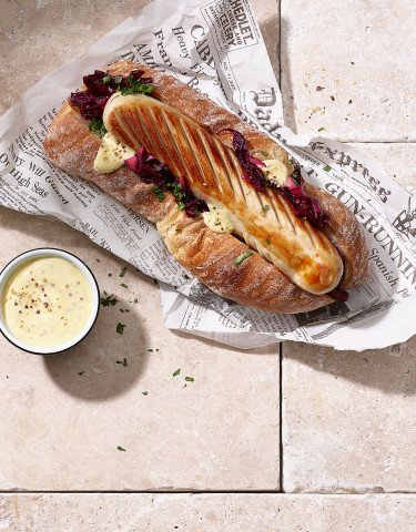 Hotdog mit Kalbsbratwurst